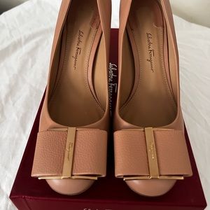 Salvatore Ferragamo Capua Pump in New Blush, size 8.5